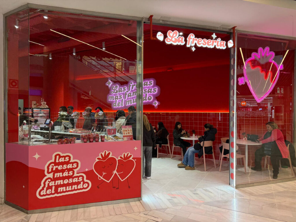 Instagram post from viavisual.sl. This post is in position 2.